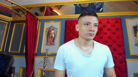 Snapshot of damianphill chatting on February 2025 07:35:02 PM Damian Phill online show from February 2025 07:35:02 PM