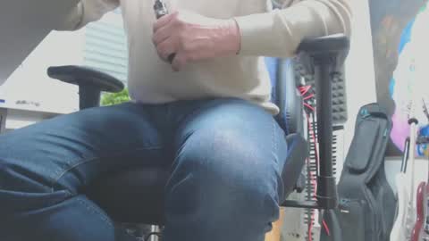 Snapshot of damien_000 chatting on December 2024 07:25:01 AM Ray online show from December 2024 07:25:01 AM