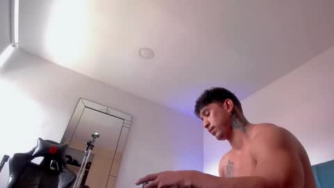 Snapshot of dammianmilleroficial chatting on October 2025 06:53:02 PM INSTAGRAM DAMMIANMILLEROFICIAL online show from October 2025 06:53:02 PM