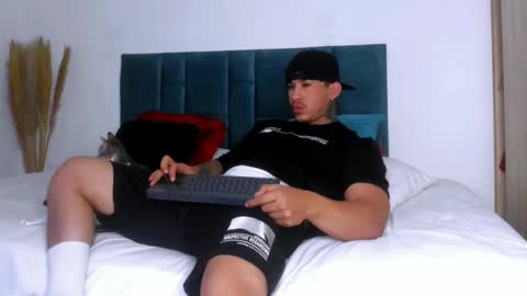 Snapshot of dammianmilleroficial chatting on November 2025 03:29:02 AM INSTAGRAM DAMMIANMILLEROFICIAL online show from November 2025 03:29:02 AM