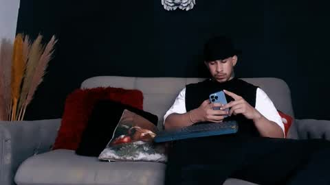 Snapshot of dammianmilleroficial chatting on December 2025 12:29:01 AM INSTAGRAM DAMMIANMILLEROFICIAL online show from December 2025 12:29:01 AM