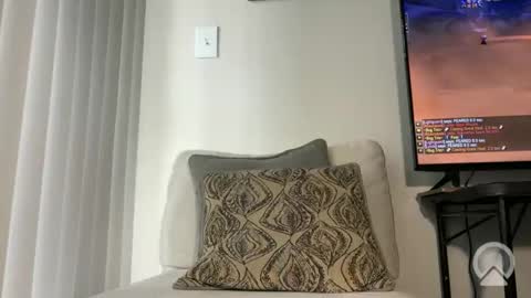 Snapshot of damnimhandsome25 chatting on February 2026 04:16:02 PM Clyde online show from February 2026 04:16:02 PM