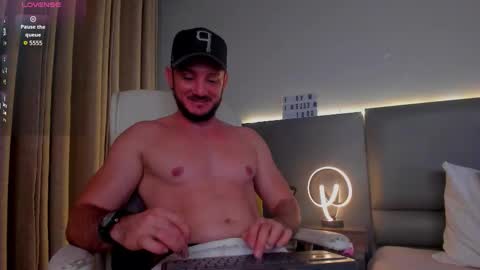 Snapshot of damonsantos chatting on November 2025 11:54:02 PM D A M O N online show from November 2025 11:54:02 PM