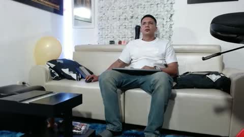 Snapshot of damyan_2003 chatting on January 2025 05:02:01 AM damyan_2003 online show from January 2025 05:02:01 AM