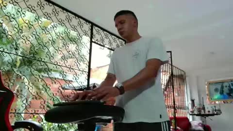 Snapshot of damyan_2003 chatting on February 2025 05:20:02 PM damyan_2003 online show from February 2025 05:20:02 PM