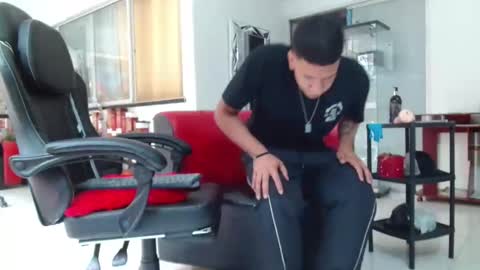 damyan_2003 online show from November 2025 02:39:02 PM