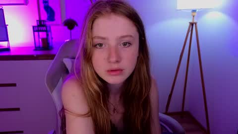 Snapshot of dan1ella_sun chatting on June 2026 02:49:02 PM dan1ella_sun online show from June 2026 02:49:02 PM