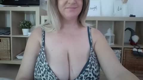 Snapshot of danahotmilf chatting on February 2025 12:03:02 PM DanaHotMILF online show from February 2025 12:03:02 PM
