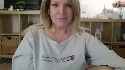 Snapshot of danahotmilf chatting on November 2025 10:37:01 PM DanaHotMILF online show from November 2025 10:37:01 PM