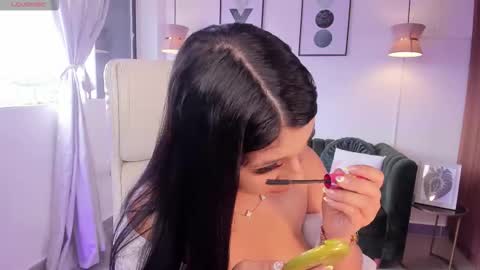 Snapshot of dandara_thompsson chatting on December 2025 07:42:02 PM Dandara online show from December 2025 07:42:02 PM