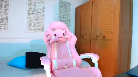 Snapshot of danellahouston chatting on October 2025 06:38:02 PM Danella Houston online show from October 2025 06:38:02 PM