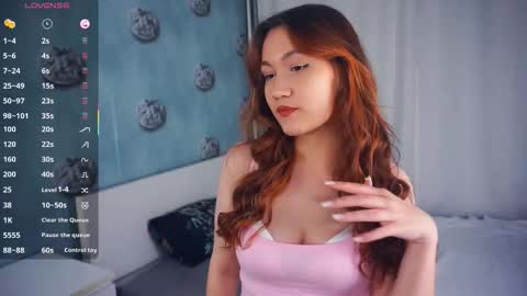 Astrid online show from December 2025 06:45:01 PM