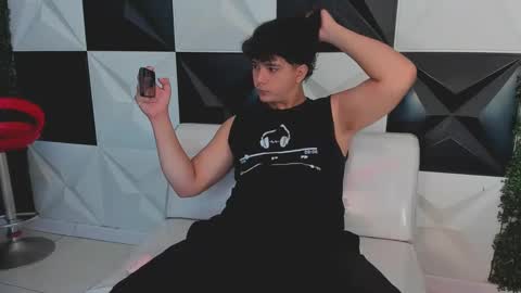 dani_cumboy online show from October 2025 02:02:01 PM