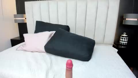 Snapshot of dania_moore_ chatting on February 2026 08:16:01 PM JANE online show from February 2026 08:16:01 PM