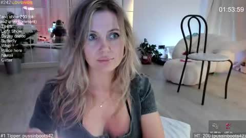daniangel_web online show from March 2026 07:06:02 PM