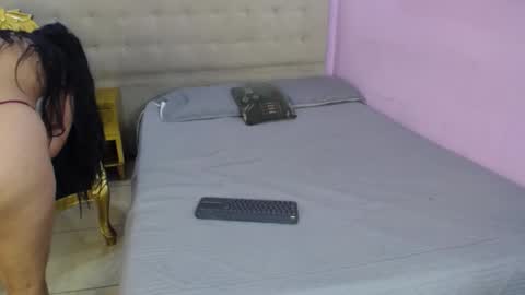 Danibloom  online show from February 2026 12:15:02 PM