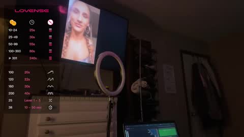 Dani Dragon online show from January 2025 10:19:01 AM