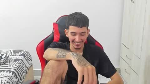 Snapshot of daniel_443 chatting on November 2025 08:40:02 PM DANIEL online show from November 2025 08:40:02 PM