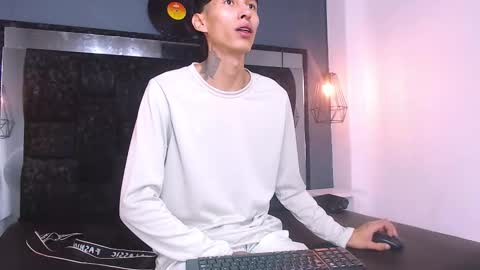 Daniel Delux  online show from November 2025 11:43:02 AM