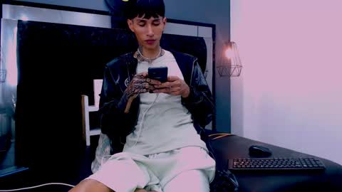 Daniel Delux  online show from November 2025 11:48:02 PM