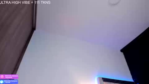  independent model   online show from September 2025 11:18:02 PM