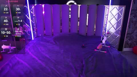 danielareign online show from March 2026 01:33:01 PM