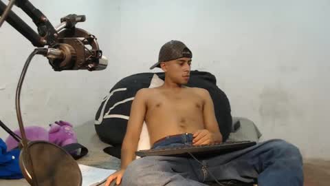 danielitopapii online show from December 2024 10:57:02 PM