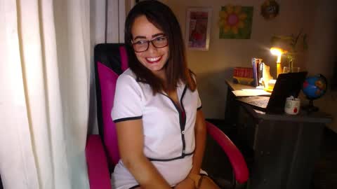 Angie online show from May 2026 04:44:02 PM