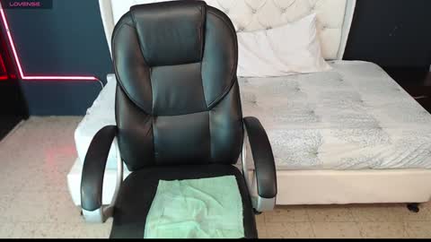 Danielle Smith online show from January 2025 09:21:02 AM