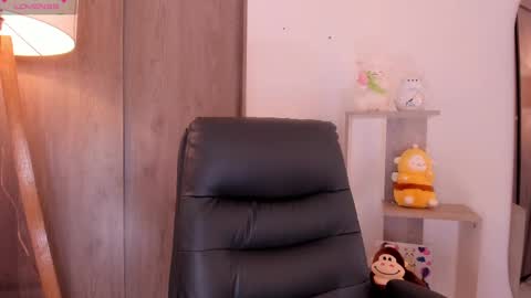 Snapshot of daniellerose_ chatting on November 2025 09:26:02 PM Danielle Rose online show from November 2025 09:26:02 PM