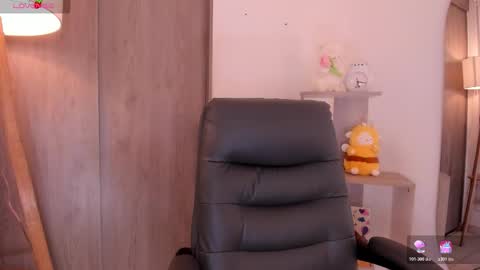 Snapshot of daniellerose_ chatting on November 2025 11:47:02 PM Danielle Rose online show from November 2025 11:47:02 PM