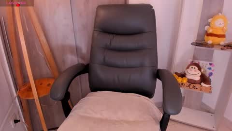 Snapshot of daniellerose_ chatting on November 2025 10:59:02 PM Danielle Rose online show from November 2025 10:59:02 PM