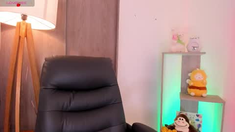 Snapshot of daniellerose_ chatting on November 2025 11:03:01 PM Danielle Rose online show from November 2025 11:03:01 PM