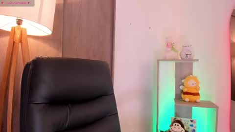 Snapshot of daniellerose_ chatting on November 2025 10:53:02 PM Danielle Rose online show from November 2025 10:53:02 PM