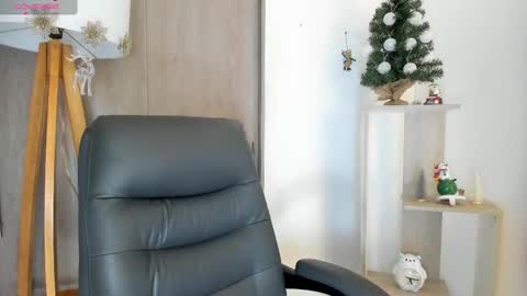 Snapshot of daniellerose_ chatting on November 2025 10:58:02 PM Danielle Rose online show from November 2025 10:58:02 PM