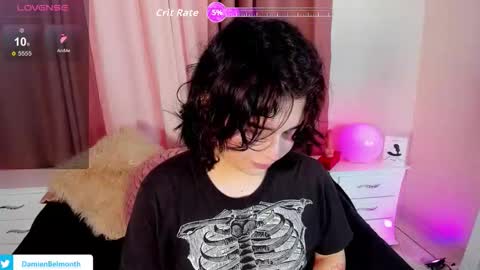 Snapshot of daniellesins2 chatting on December 2025 08:28:02 PM Danielle online show from December 2025 08:28:02 PM