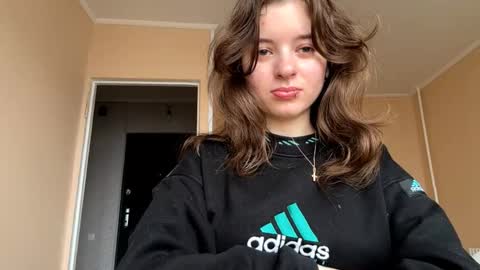 Mia online show from November 2025 07:20:01 AM