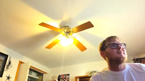 Daniel    y. online show from November 2025 10:32:01 PM