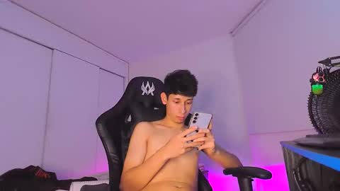 Snapshot of danielsex_1 chatting on February 2026 04:20:02 AM Daniel online show from February 2026 04:20:02 AM