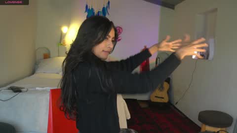 Snapshot of daniisla chatting on January 2025 09:43:01 PM danalle .. online show from January 2025 09:43:01 PM