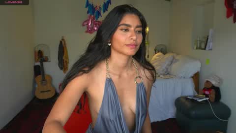 Snapshot of daniisla chatting on November 2025 09:24:02 PM danalle .. online show from November 2025 09:24:02 PM