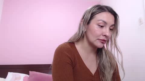 Snapshot of danika_bellaa chatting on December 2024 02:31:02 AM K A R O L online show from December 2024 02:31:02 AM