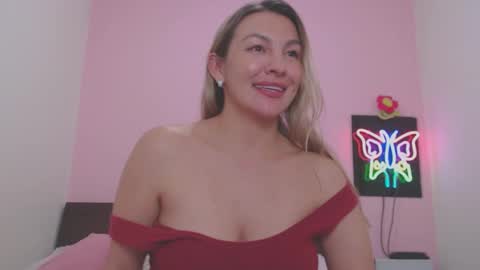 Snapshot of danika_bellaa chatting on December 2024 02:21:02 AM K A R O L online show from December 2024 02:21:02 AM