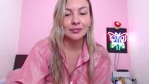 Snapshot of danika_bellaa chatting on December 2024 12:47:01 AM K A R O L online show from December 2024 12:47:01 AM