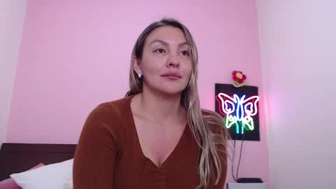 Snapshot of danika_bellaa chatting on January 2025 01:37:02 AM K A R O L online show from January 2025 01:37:02 AM