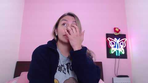 Snapshot of danika_bellaa chatting on January 2025 12:59:01 AM K A R O L online show from January 2025 12:59:01 AM