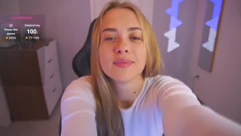 Hi my name is Anna. Please say hello I like to chat with you. If u have request use Tip option .Thank you online show from November 2025 12:43:01 AM