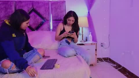 Snapshot of danilu_eva21 chatting on November 2025 06:21:01 PM Danilu and Eva online show from November 2025 06:21:01 PM