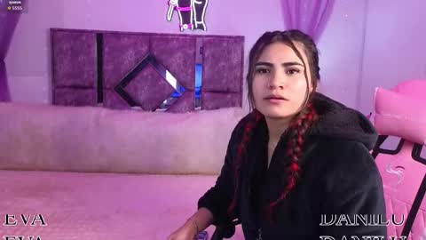 Snapshot of danilu_eva21 chatting on November 2025 07:05:02 PM Danilu and Eva online show from November 2025 07:05:02 PM