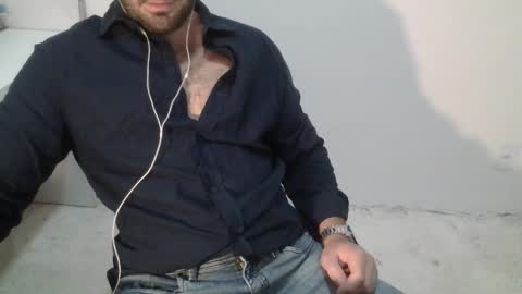 Dani Oli online show from November 2025 10:42:01 PM